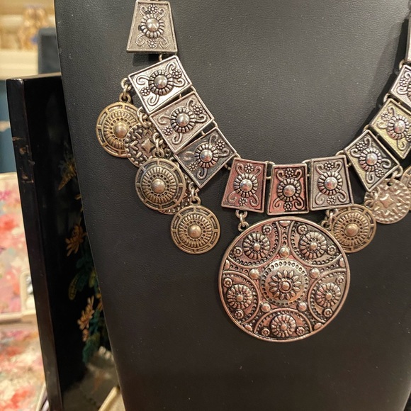 Elegant Silver Tone Bohemian Style Statement Necklace - Picture 9 of 15